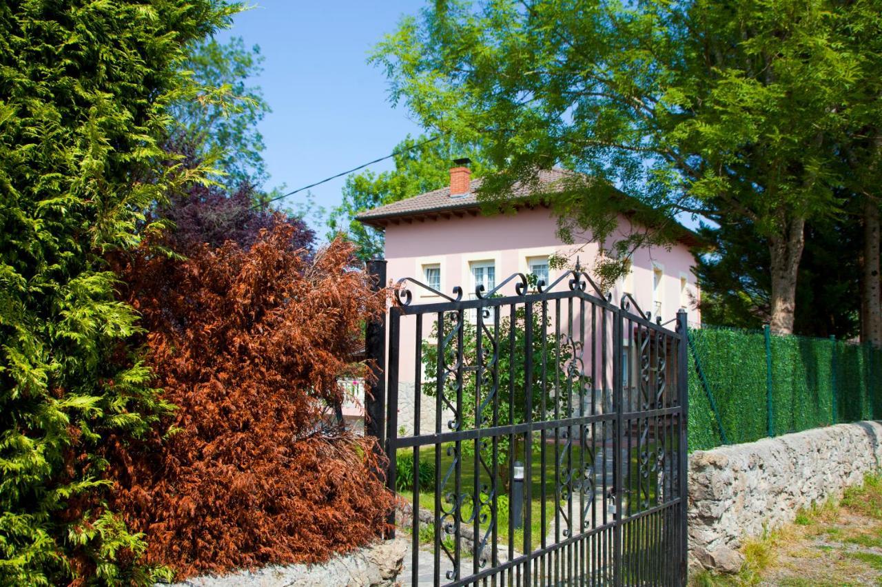 Villa Mercedes Piloña Extérieur photo